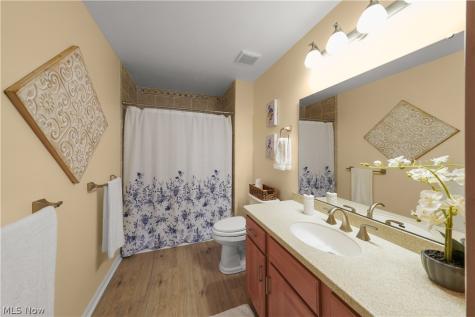730 Woodlake Drive Aurora OH 44202