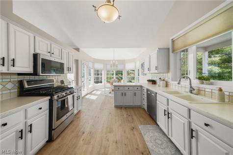 730 Woodlake Drive Aurora OH 44202