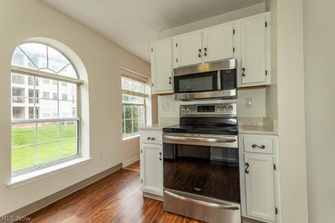 180 Fox Hollow Drive Mayfield Heights OH 44124