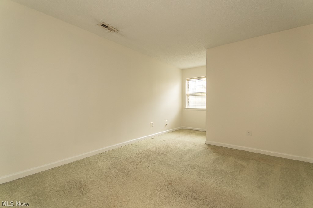180 Fox Hollow Drive Mayfield Heights OH 44124