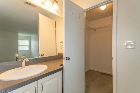 180 Fox Hollow Drive Mayfield Heights OH 44124