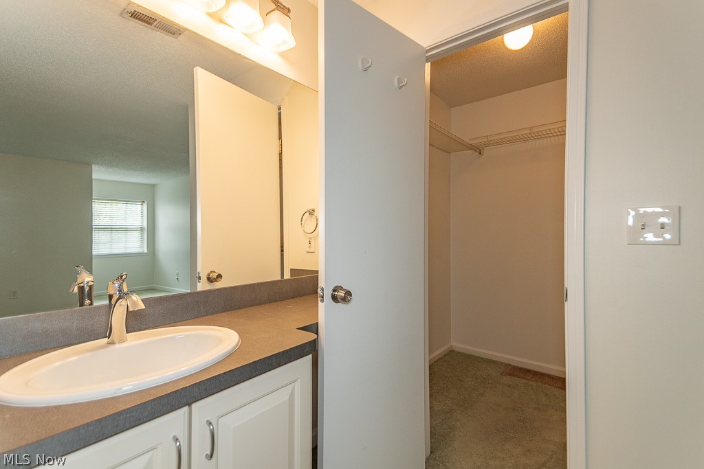 180 Fox Hollow Drive Mayfield Heights OH 44124