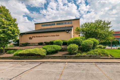 180 Fox Hollow Drive Mayfield Heights OH 44124
