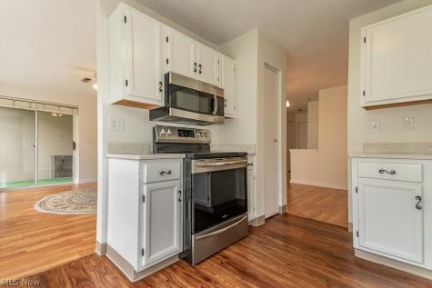 180 Fox Hollow Drive Mayfield Heights OH 44124
