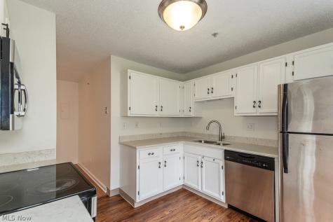 180 Fox Hollow Drive Mayfield Heights OH 44124