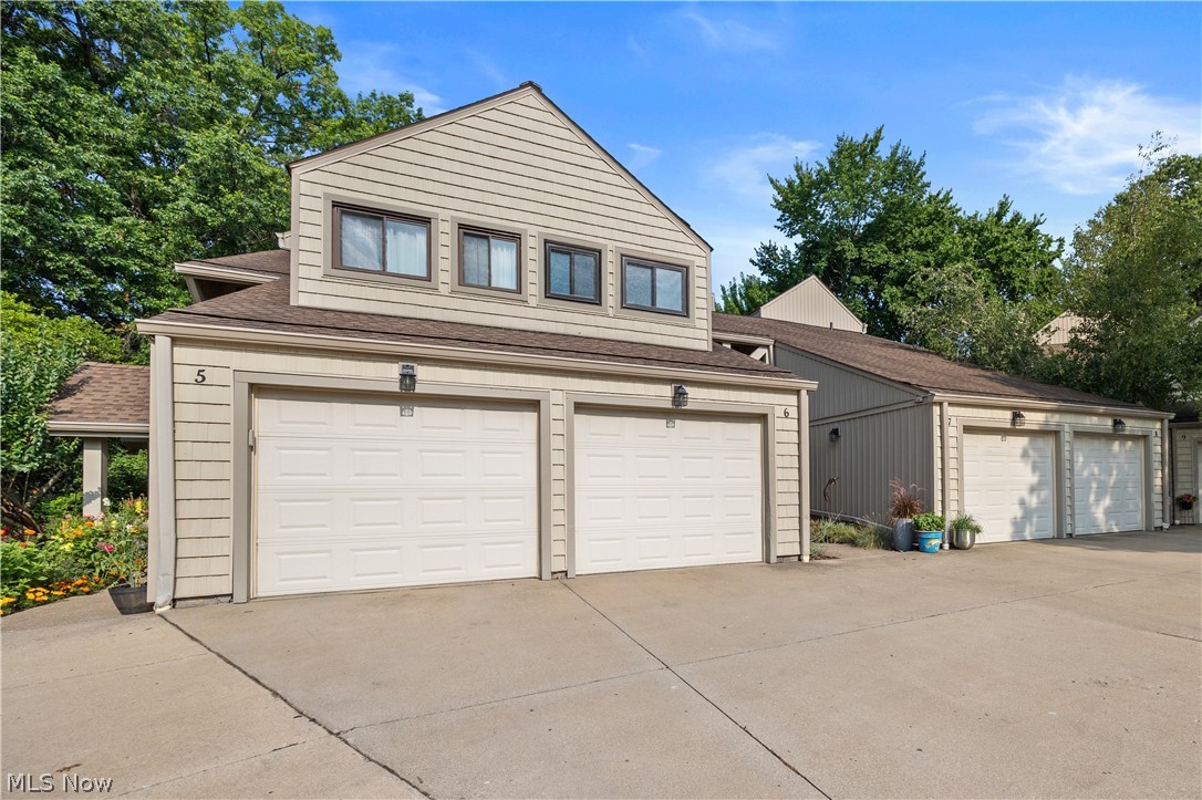 6 Landings Way Avon Lake OH 44012