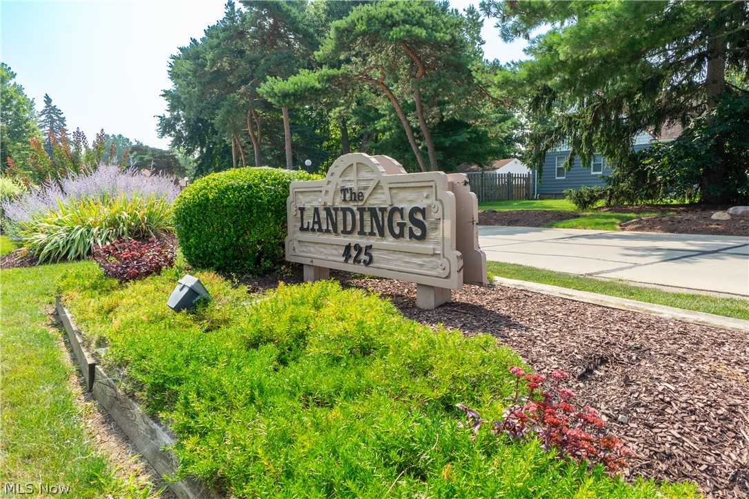 6 Landings Way Avon Lake OH 44012