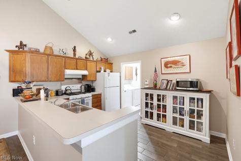 606 Crossings Circle Tallmadge OH 44278