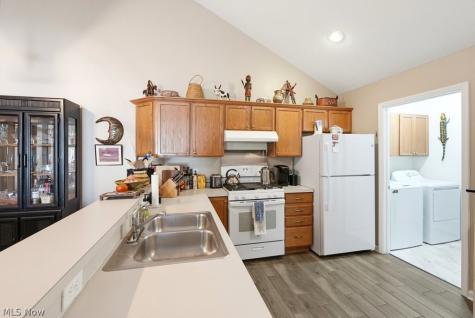 606 Crossings Circle Tallmadge OH 44278