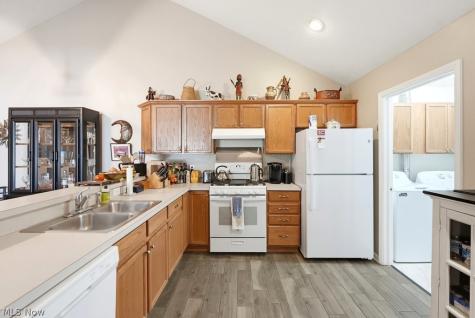 606 Crossings Circle Tallmadge OH 44278