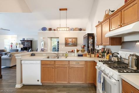 606 Crossings Circle Tallmadge OH 44278