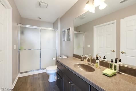 606 Crossings Circle Tallmadge OH 44278