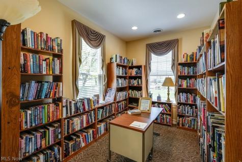606 Crossings Circle Tallmadge OH 44278