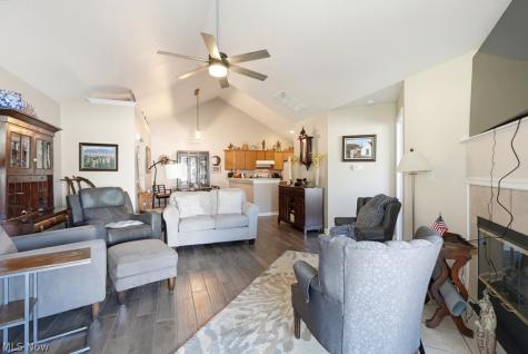 606 Crossings Circle Tallmadge OH 44278