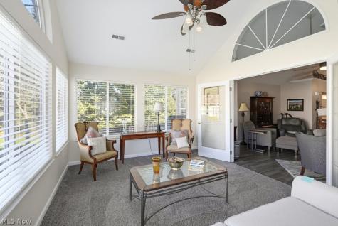 606 Crossings Circle Tallmadge OH 44278