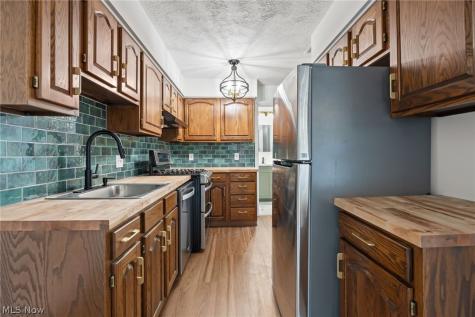 25735 Lorain Road North Olmsted OH 44070