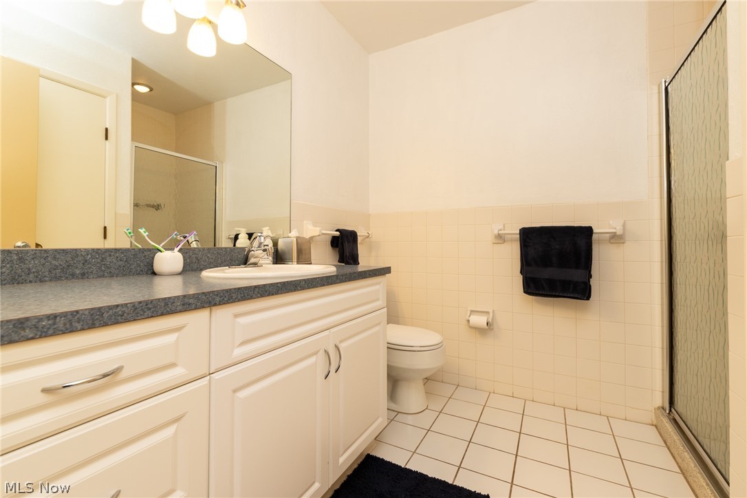 2112 Acacia Park Drive Lyndhurst OH 44124