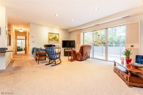2112 Acacia Park Drive Lyndhurst OH 44124