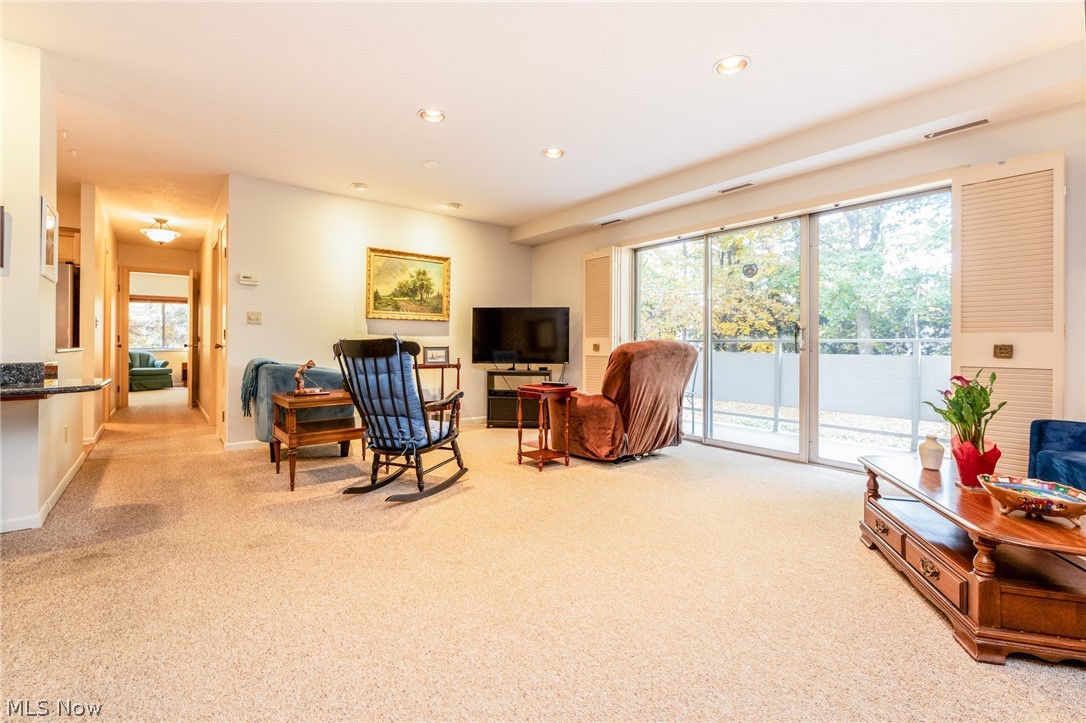 2112 Acacia Park Drive Lyndhurst OH 44124