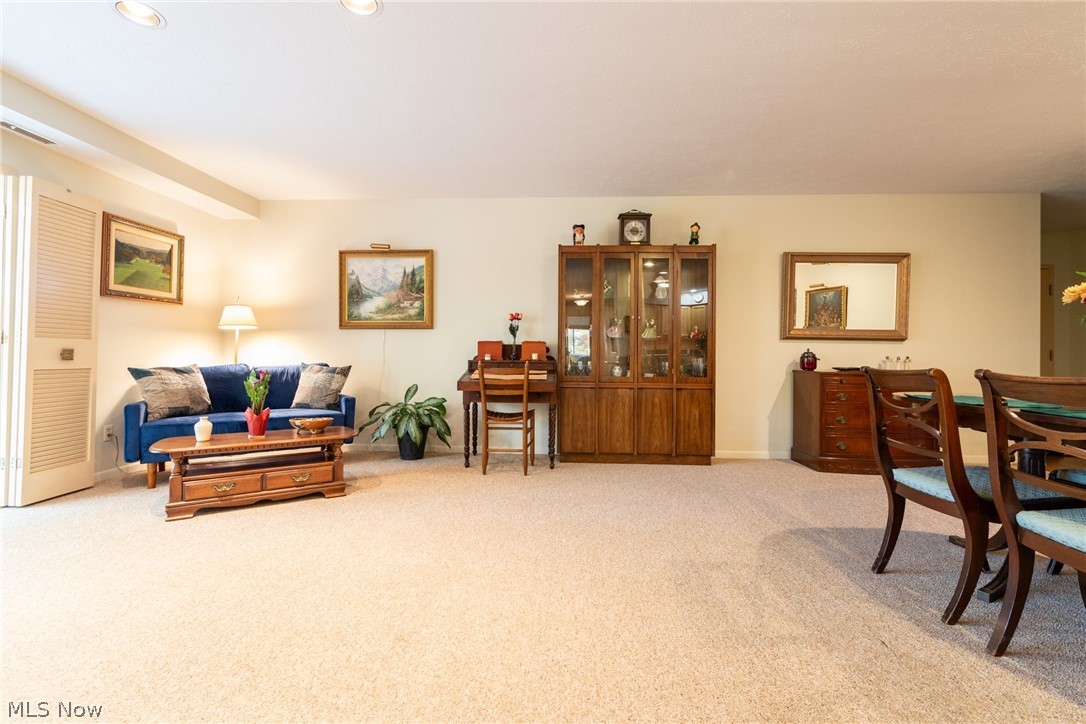 2112 Acacia Park Drive Lyndhurst OH 44124