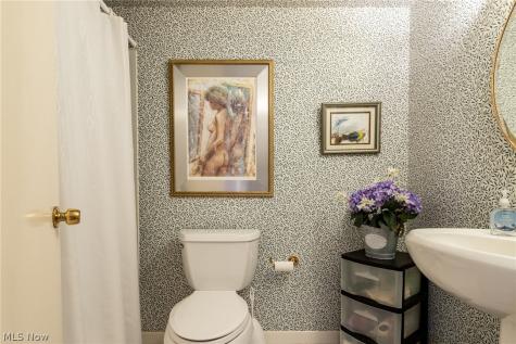 2202 Acacia Park Drive Lyndhurst OH 44124