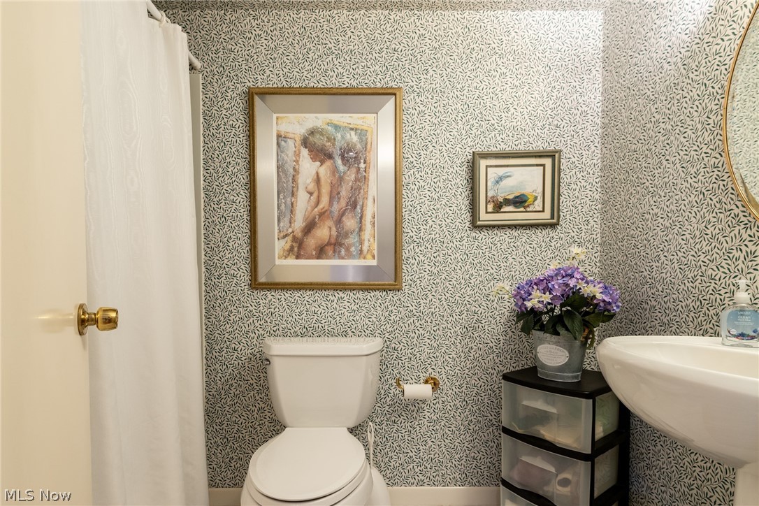 2202 Acacia Park Drive Lyndhurst OH 44124