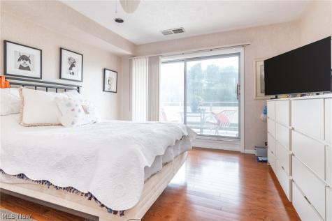 2202 Acacia Park Drive Lyndhurst OH 44124