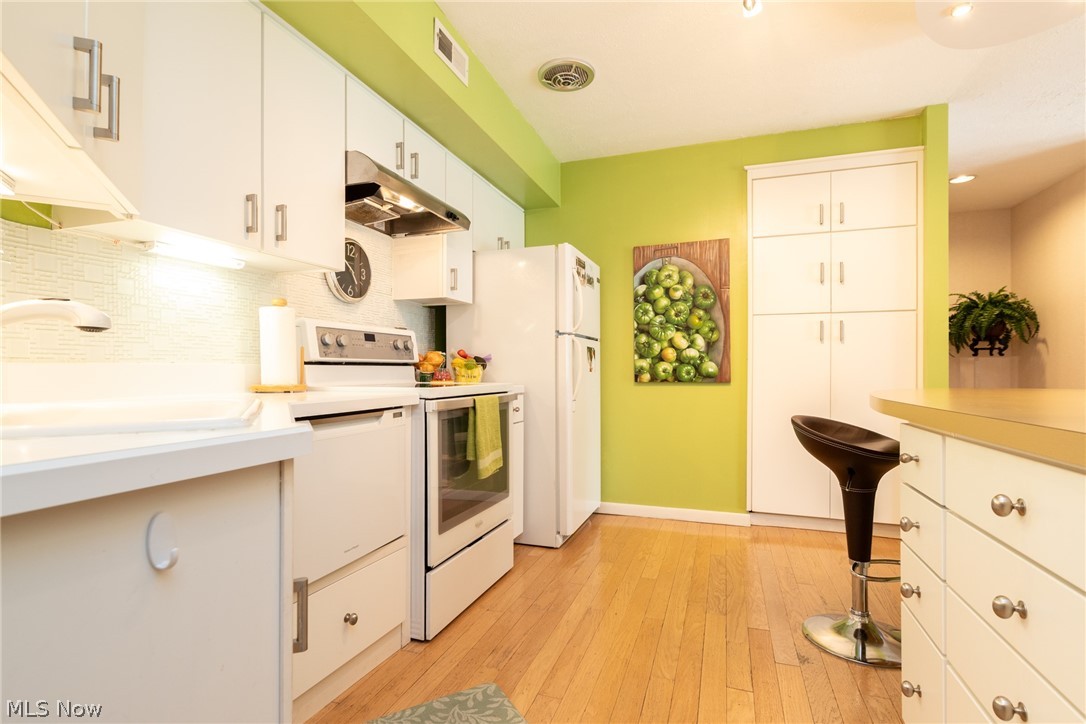 2202 Acacia Park Drive Lyndhurst OH 44124