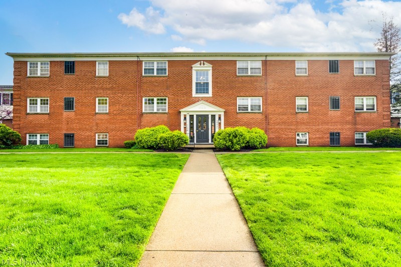 3944 Brendan Lane North Olmsted OH 44070