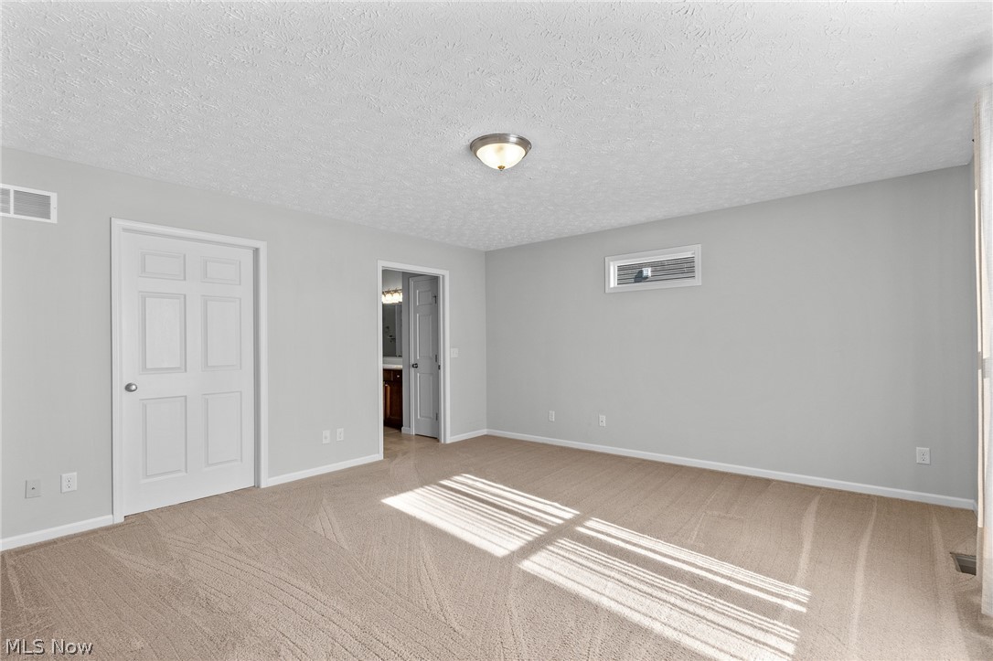 995 Flanders Wadsworth OH 44281