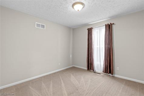 995 Flanders Wadsworth OH 44281
