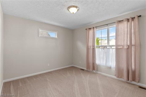 995 Flanders Wadsworth OH 44281