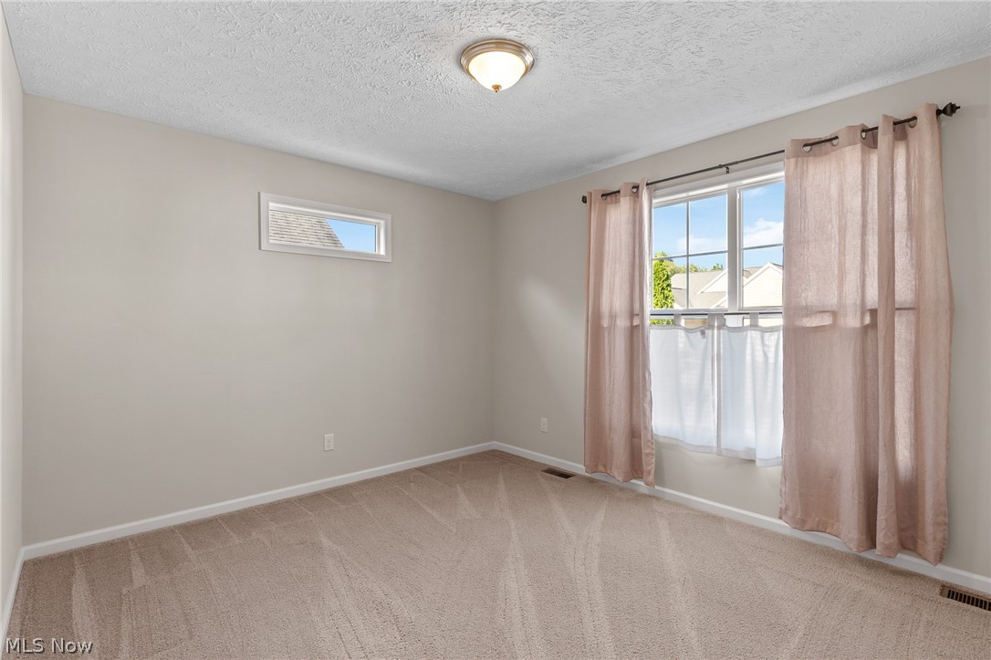 995 Flanders Wadsworth OH 44281
