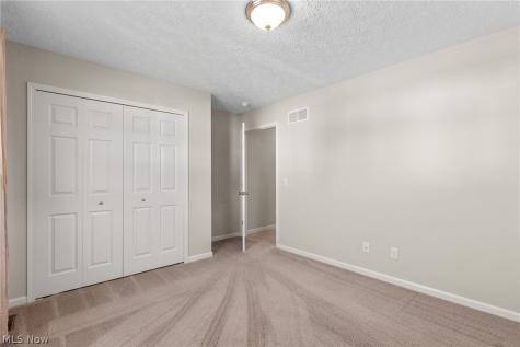 995 Flanders Wadsworth OH 44281