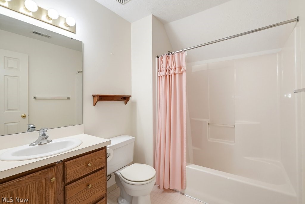 93 Dover Place Lane Northfield OH 44067