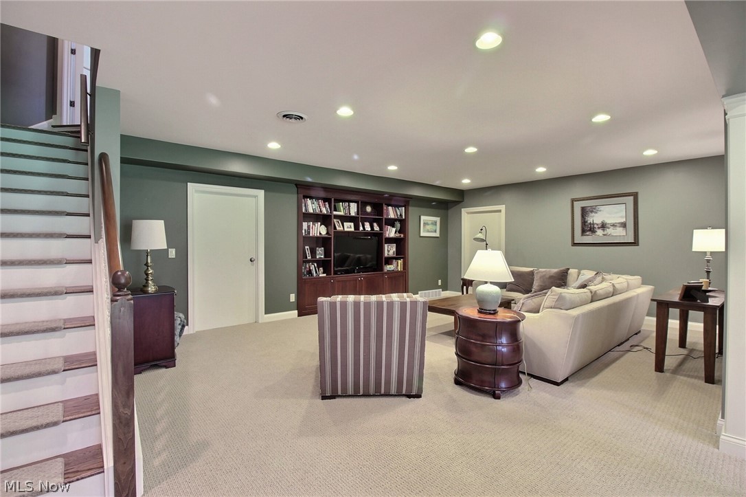79 Haskell Drive Bratenahl OH 44108