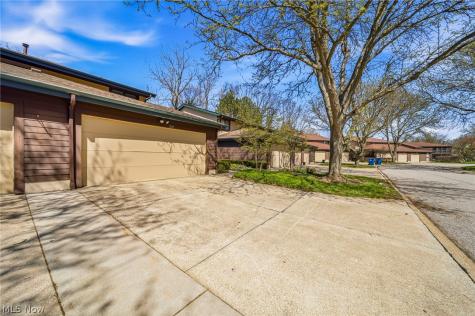 210 Teal Trace Mayfield Heights OH 44124