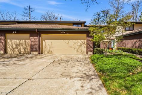 210 Teal Trace Mayfield Heights OH 44124