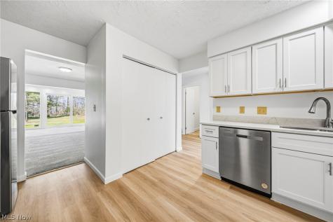 210 Teal Trace Mayfield Heights OH 44124