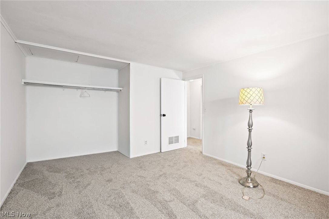 28 Valley Forge Lane Elyria OH 44035