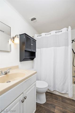 28 Valley Forge Lane Elyria OH 44035