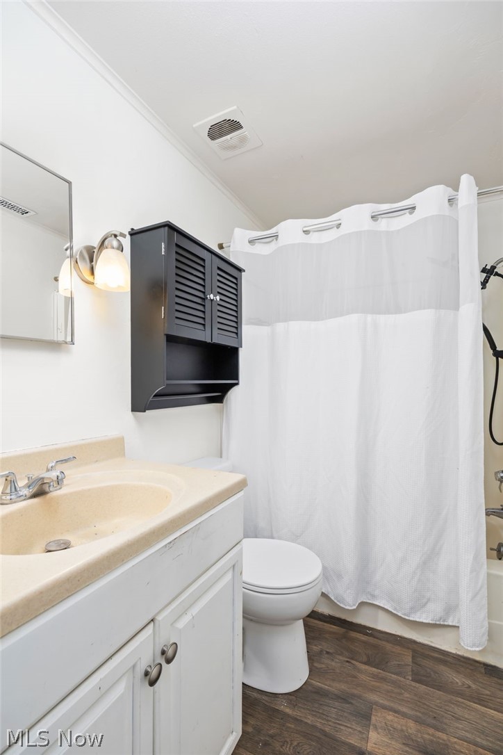 28 Valley Forge Lane Elyria OH 44035