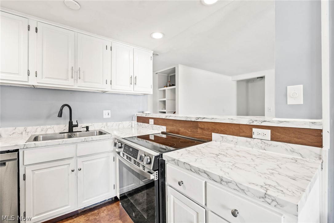 28 Valley Forge Lane Elyria OH 44035