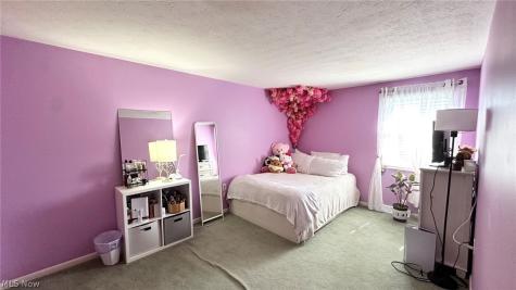 6960 S Parkway Drive Middleburg Heights OH 44130