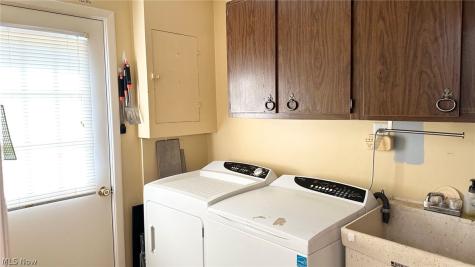 6960 S Parkway Drive Middleburg Heights OH 44130