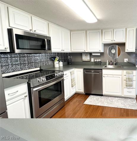 6960 S Parkway Drive Middleburg Heights OH 44130