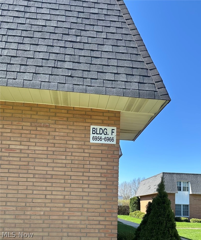6960 S Parkway Drive Middleburg Heights OH 44130