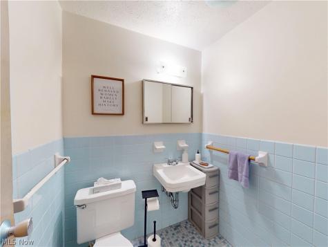 1390 Golden Gate Boulevard Mayfield Heights OH 44124