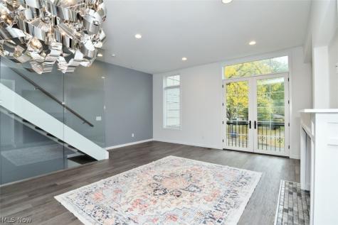 11609 Lake Avenue Cleveland OH 44102