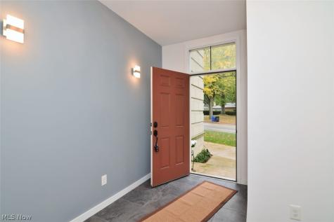 11609 Lake Avenue Cleveland OH 44102